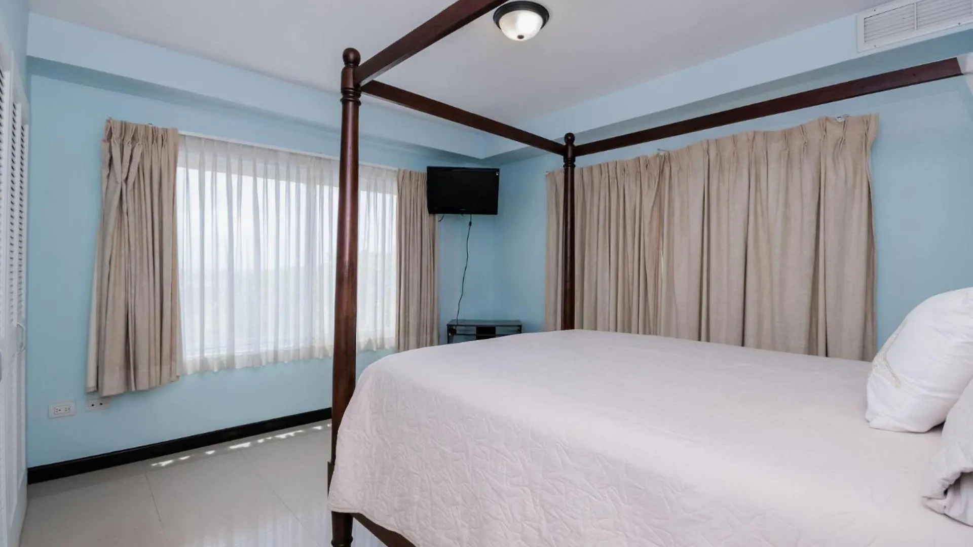Beachfront - Ocean Extravaganza 3Br Condo - E121 شاطئ بالم أروبا